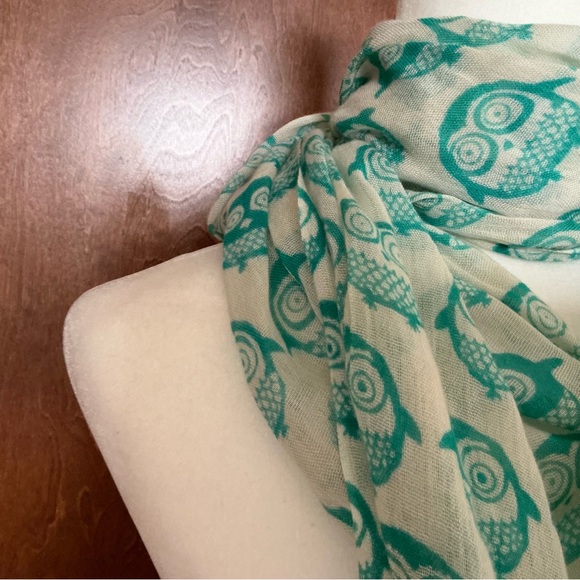 Amici Owl Print Scarf Lightweight Fringe Trim Boho Fairy Whimsigoth 64” x 24” - Picture 4 of 10
